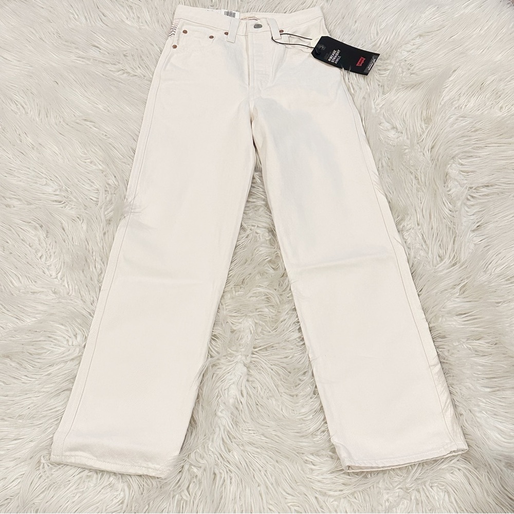 Levi's Ribcage Straight Ankle Jeans in Chasing Rainbows Off White - Picture 5 of 7